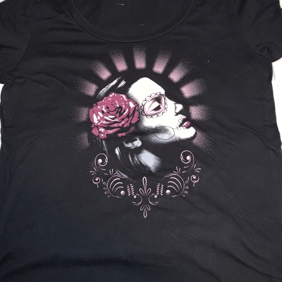 4 Graphic Tees❗️SOLD❗️ - Picture 3 of 4